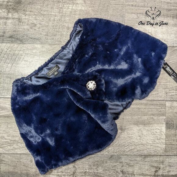 Tahari Faux Fur Cape Size M - Picture 1 of 5